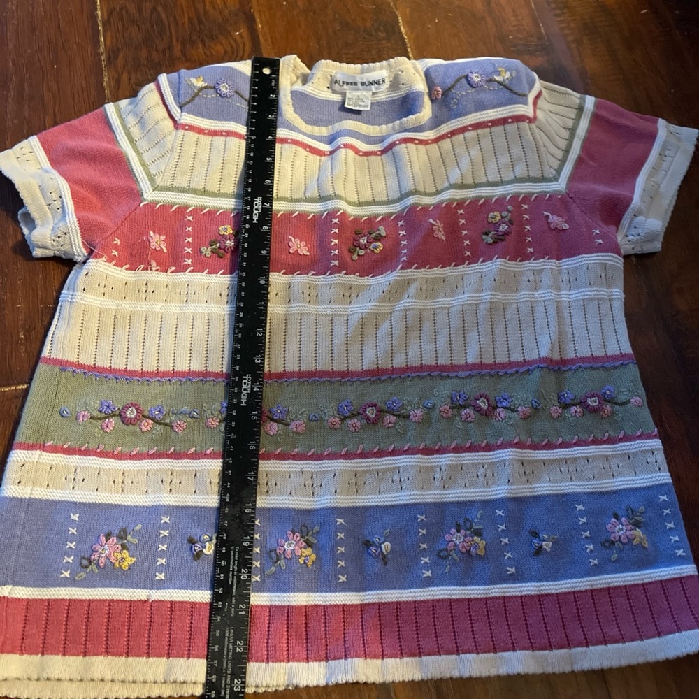 Alfred Dunner Sweater Large Short Sleeve Appliqué Granny Core